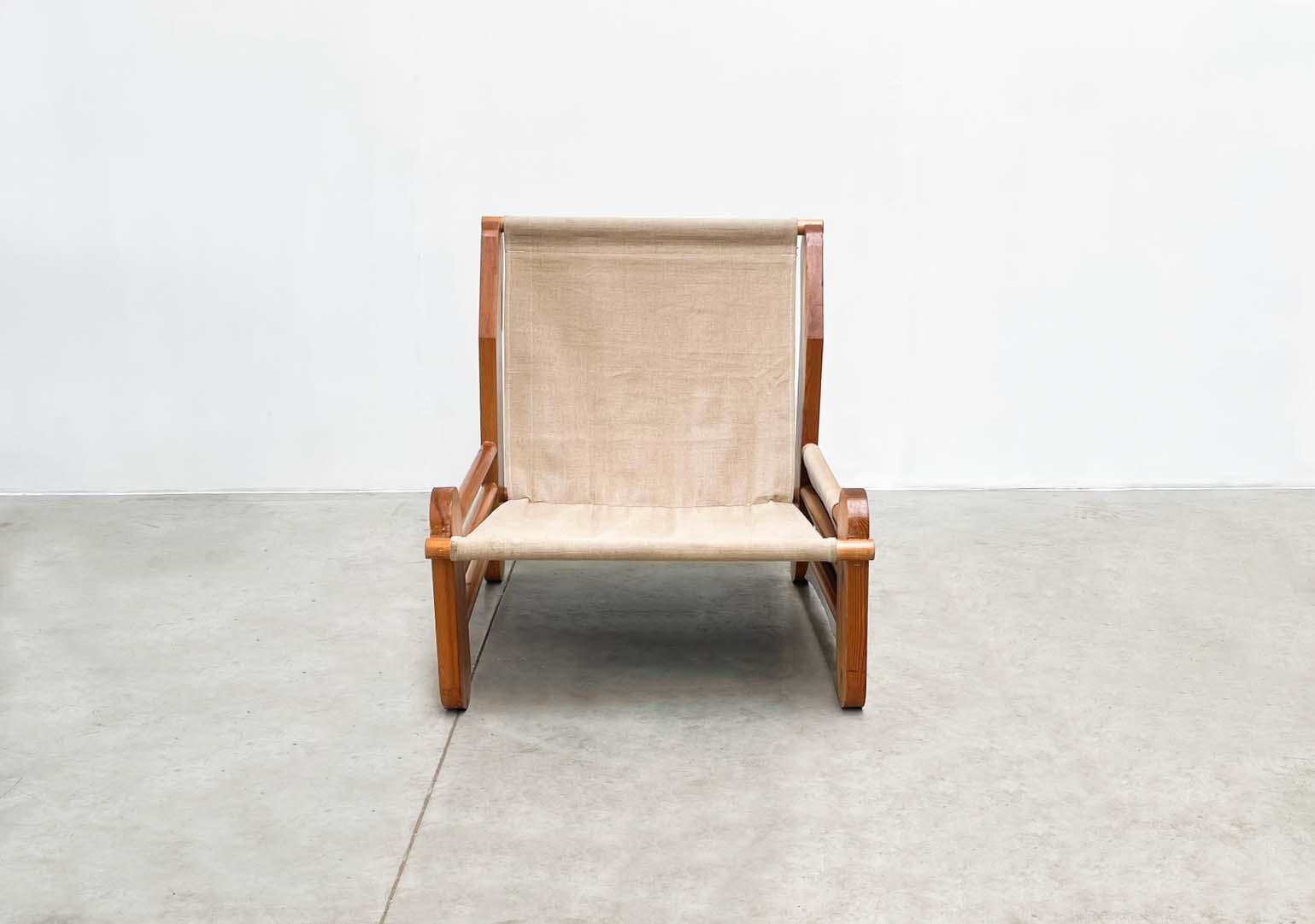 Sculptural oak easy chair