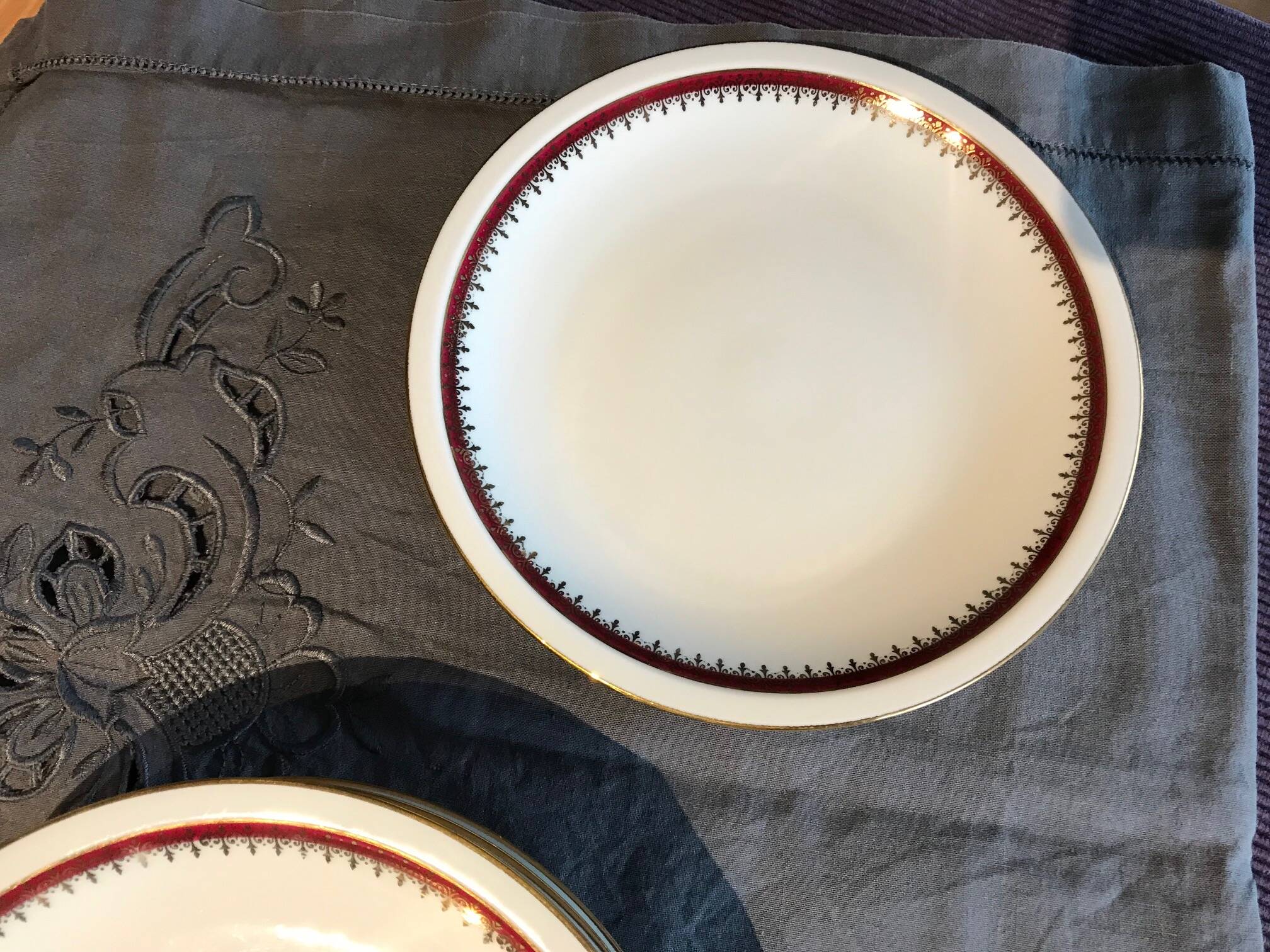 Set of 10 Berry High Porcelain dessert plates
