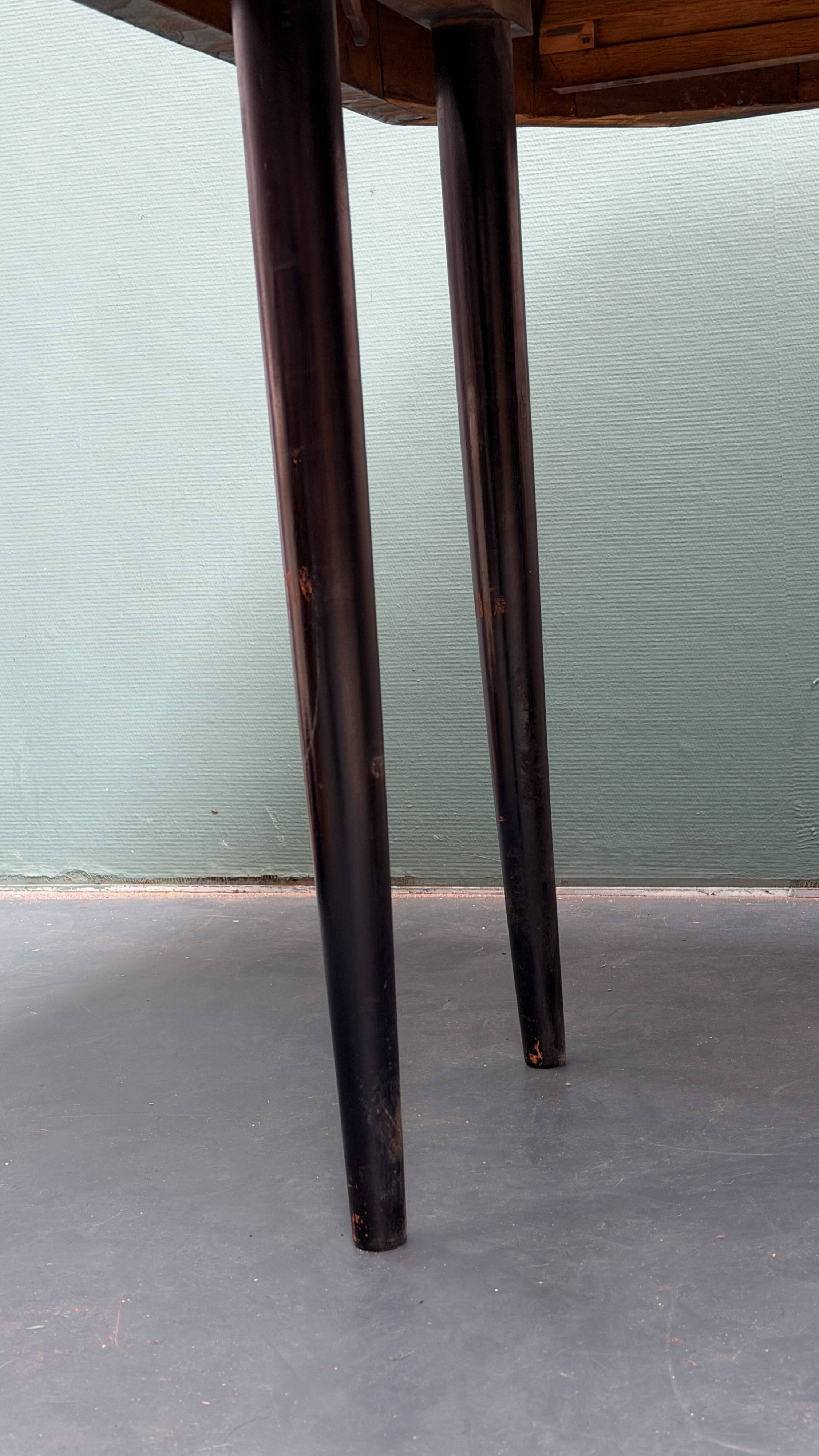 Table à manger extensible de style Art déco en bois avec finition laquée no