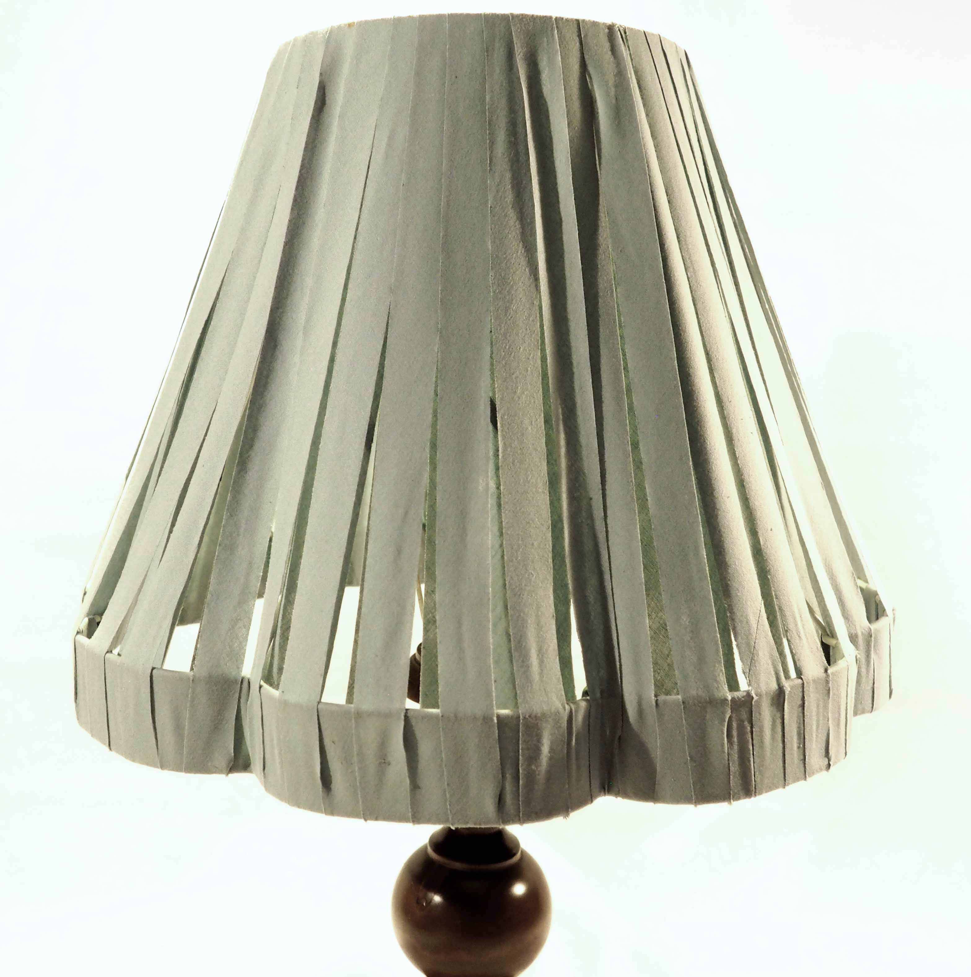 Grande lampe pied bois tourné