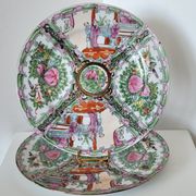 2 assiettes chinoises porcelaine polychrome et or Canton XXème
