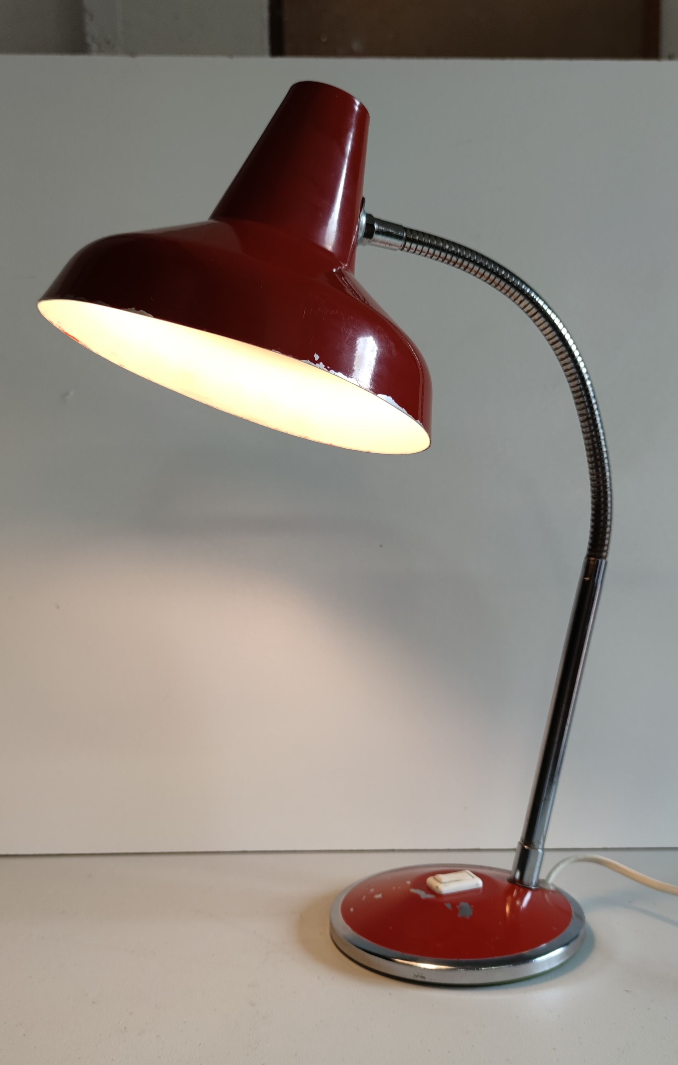 Desk lamp