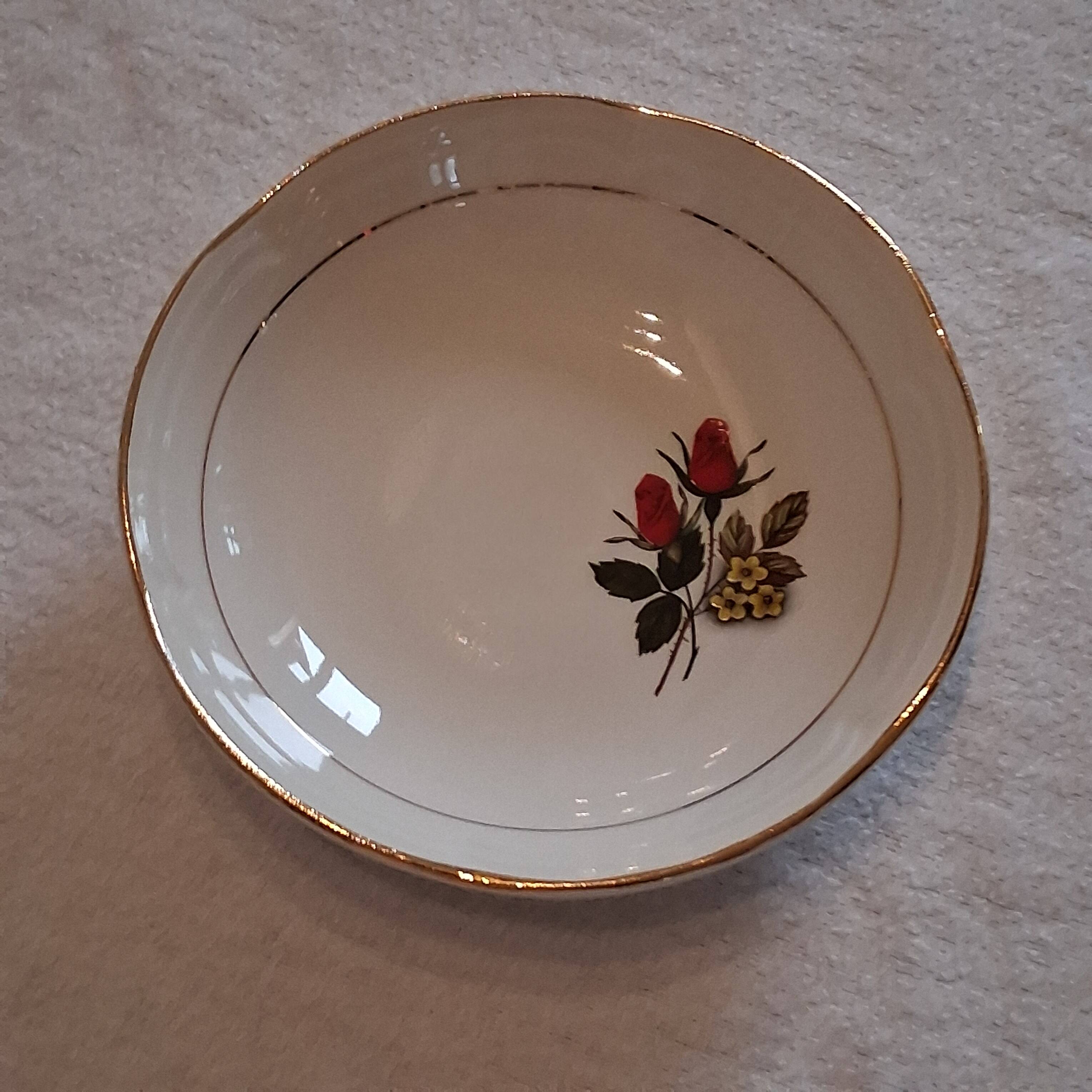 2 bowls/bread plates from Moulin des Loups model "Carmen" in