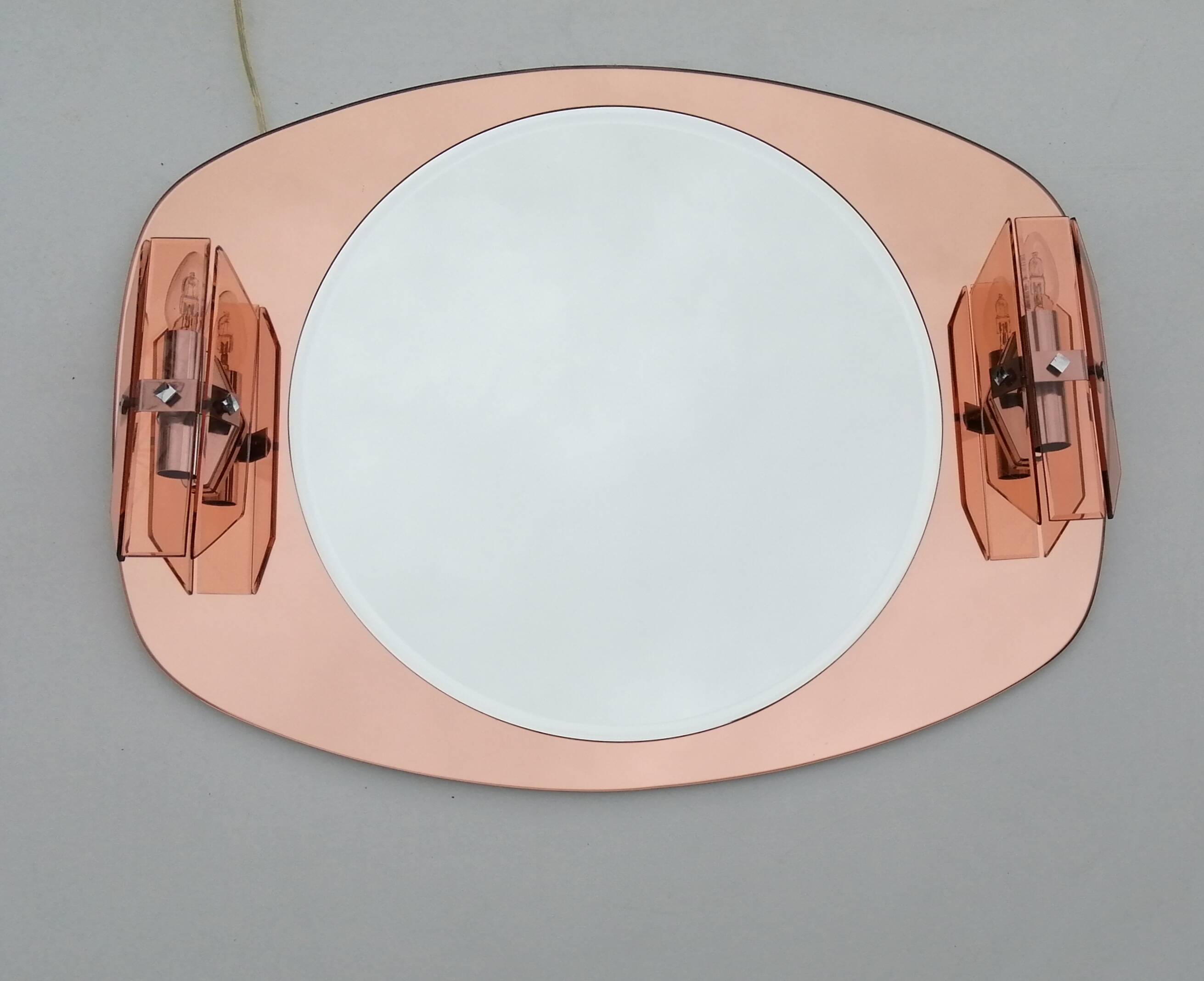 Designer mirror with its Italian pink glass sconces Veca vintage 1970.