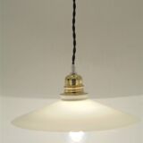Opaline suspension