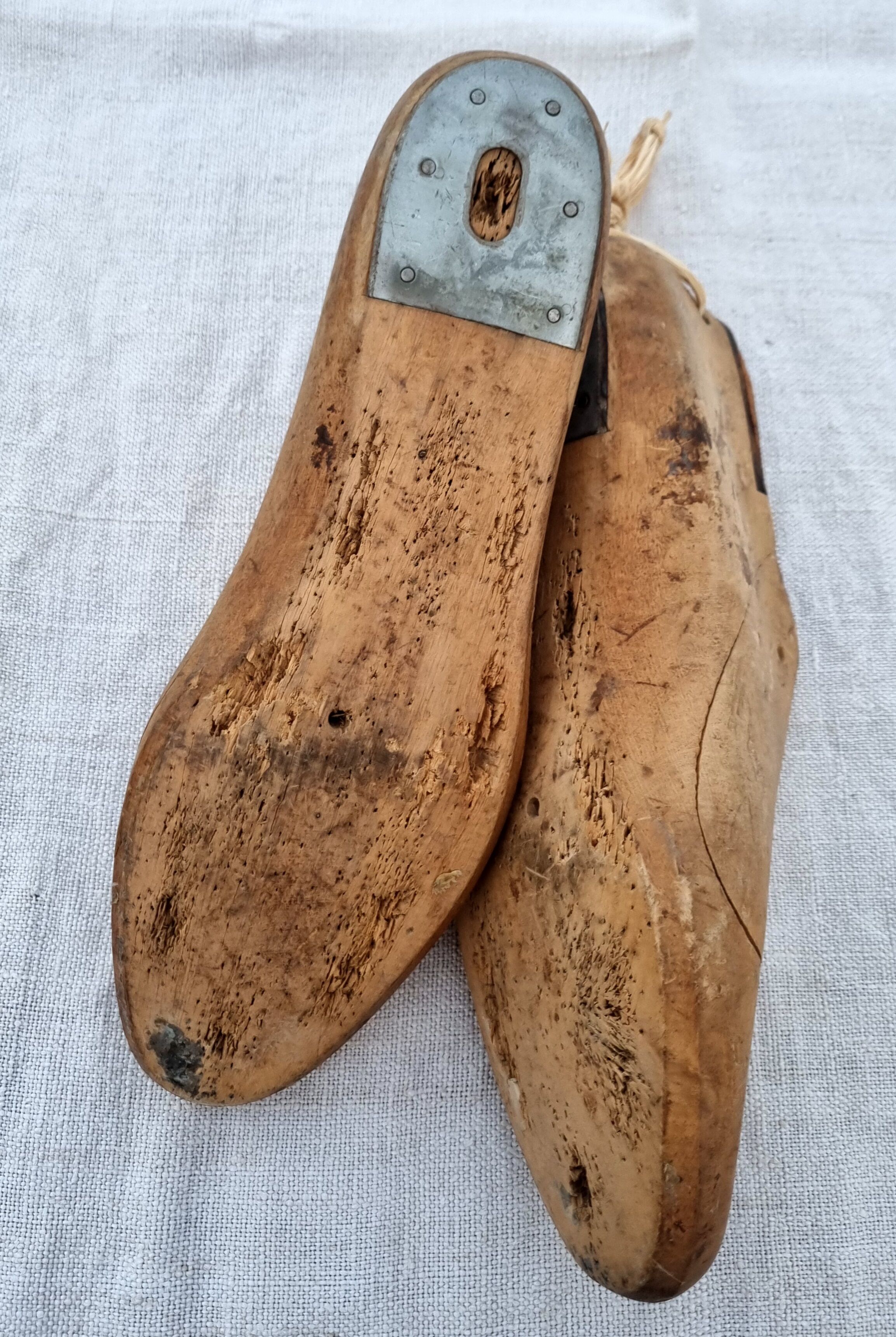 Pair of shoemaker shapes