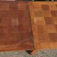 Table vintage en bois massif sculpté