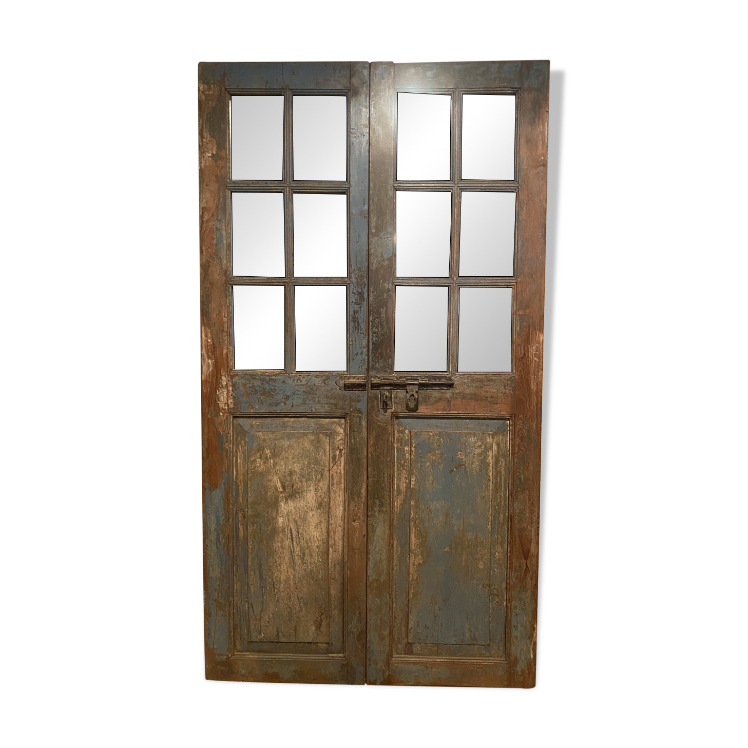 Indian door forming a mirror