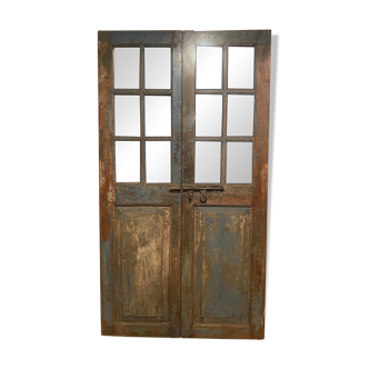 Indian door forming a mirror