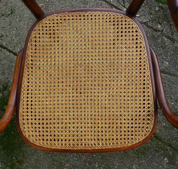 Fauteuil bistrot bois-courbé kohn n°196 canné à neuf
