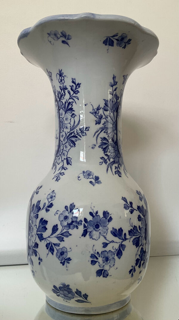 Grand vase ancien Delft en porcelaine blanc bleu signé