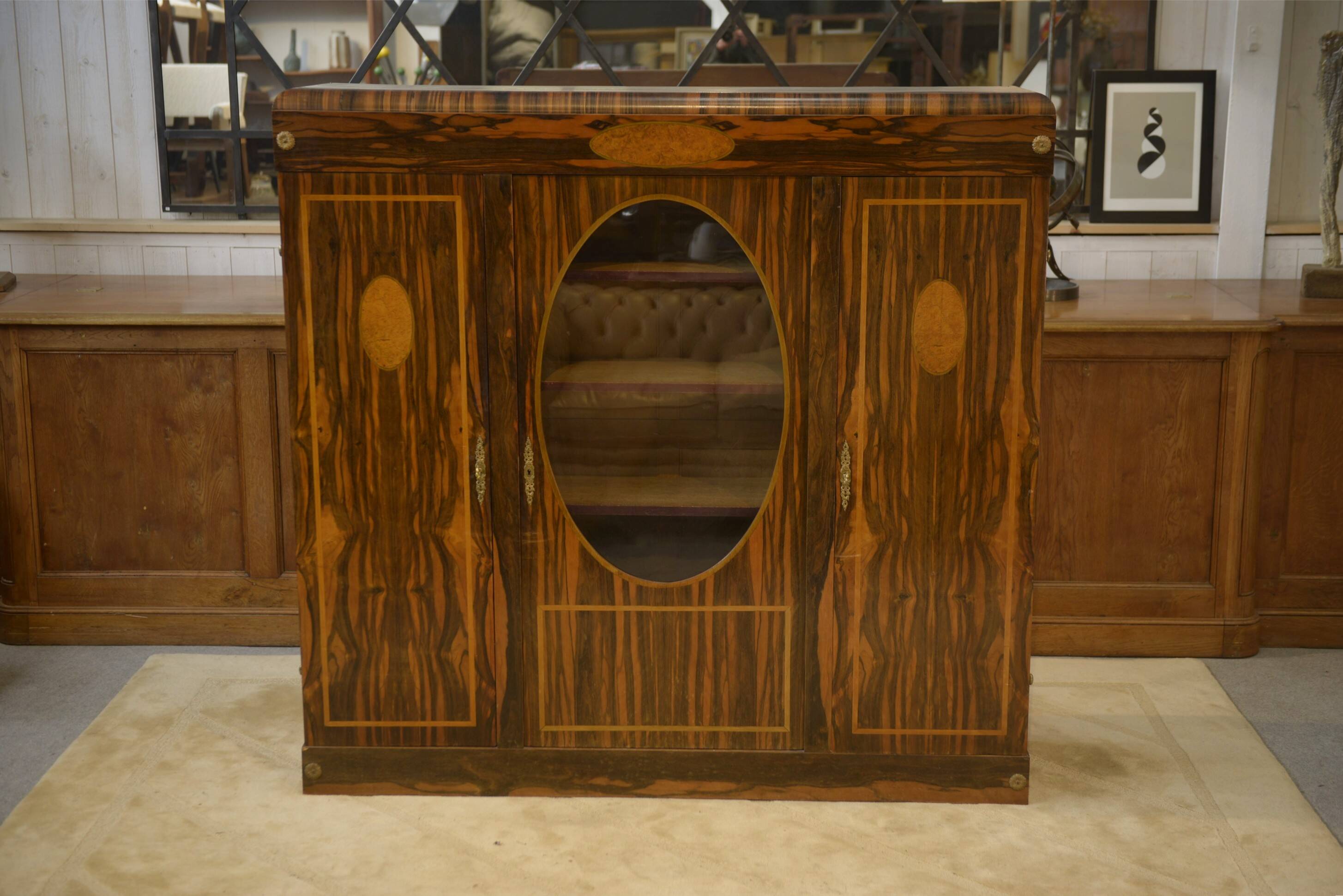 Armoire Art Déco néo-classique en placage d’ébène 1930’s