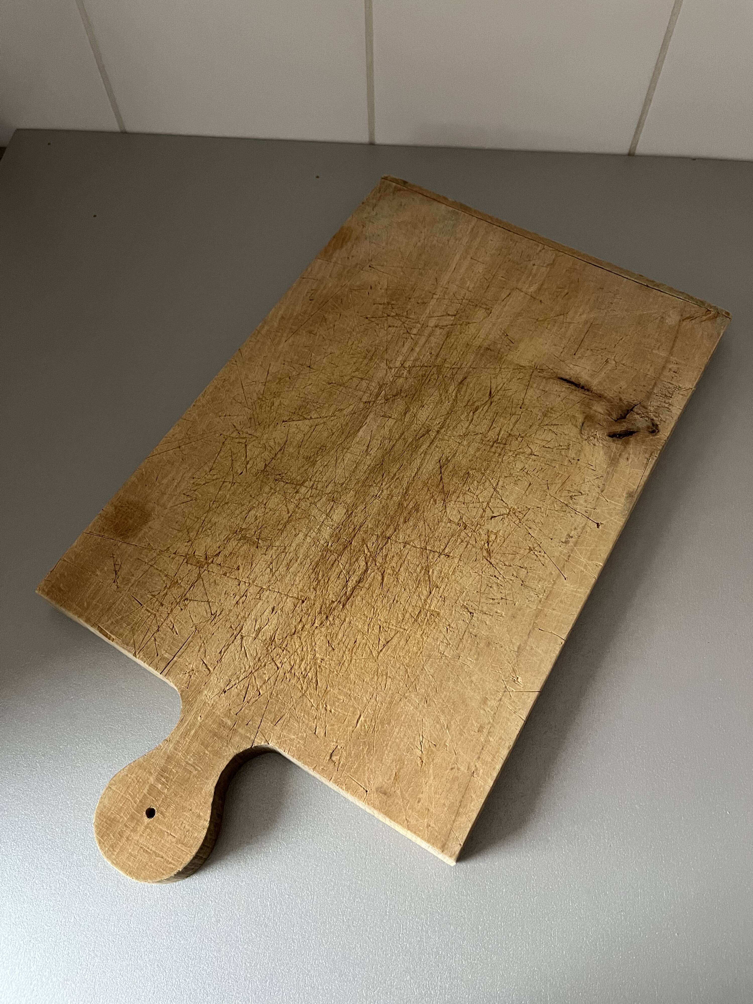 Wooden cutting board