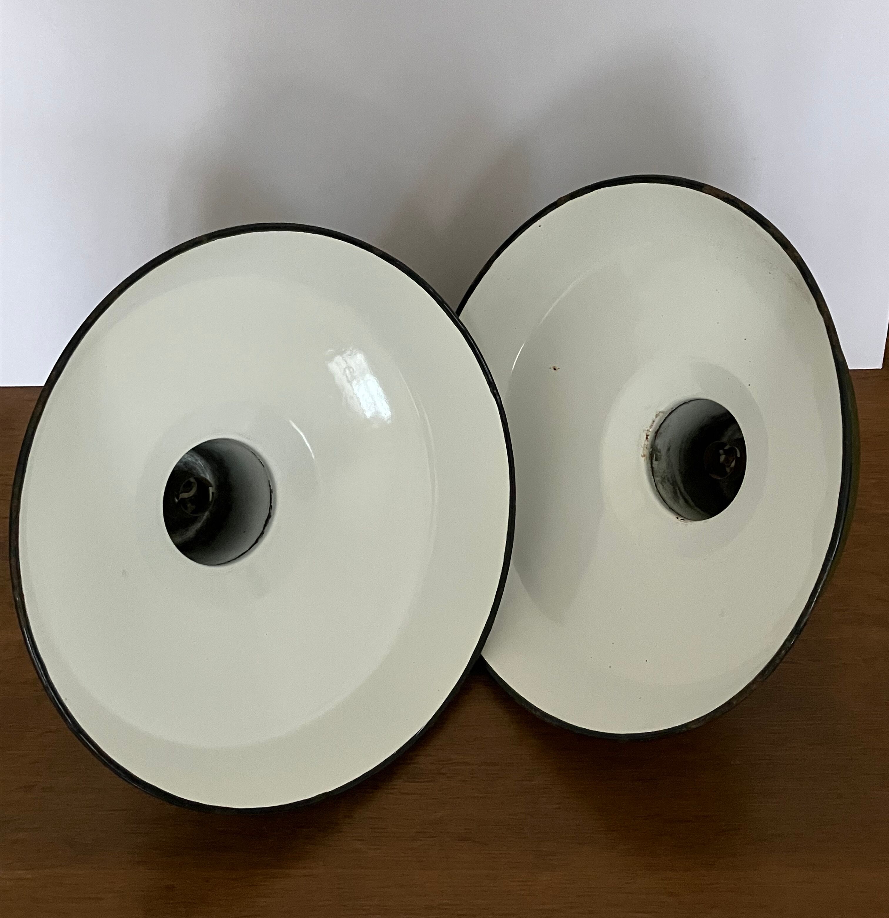 Large suspension enamelled sheet metal