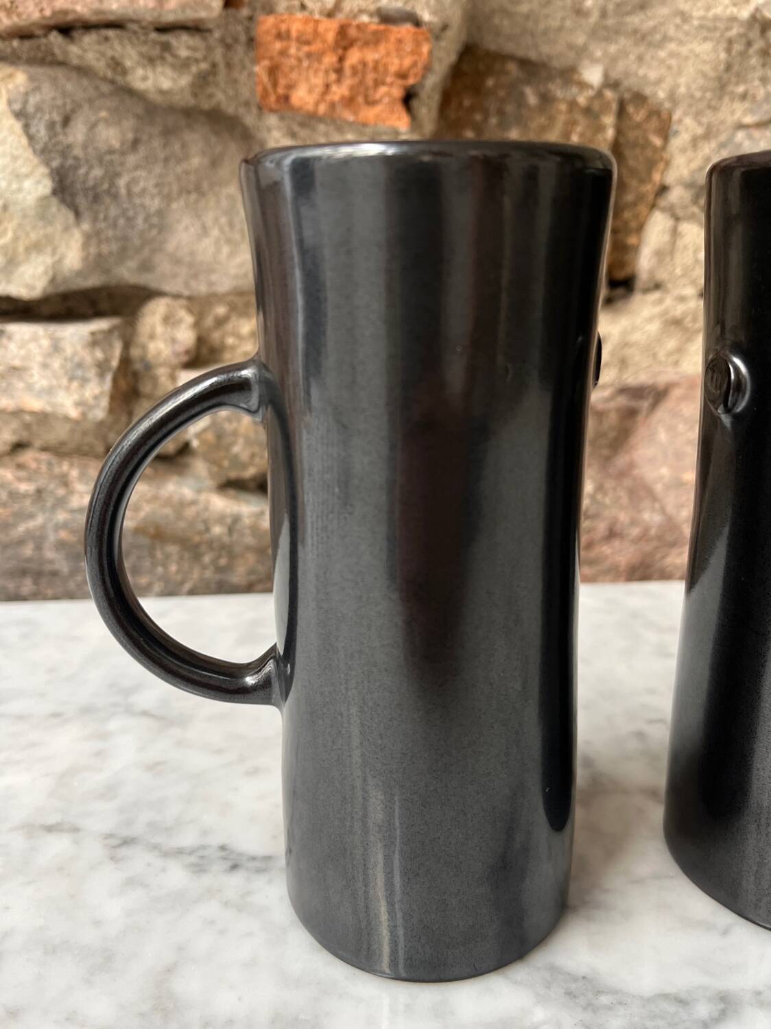 Set 2 tasses / mugs hauts émail anthracite foncé