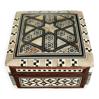 Oriental mother-of-pearl and wood box