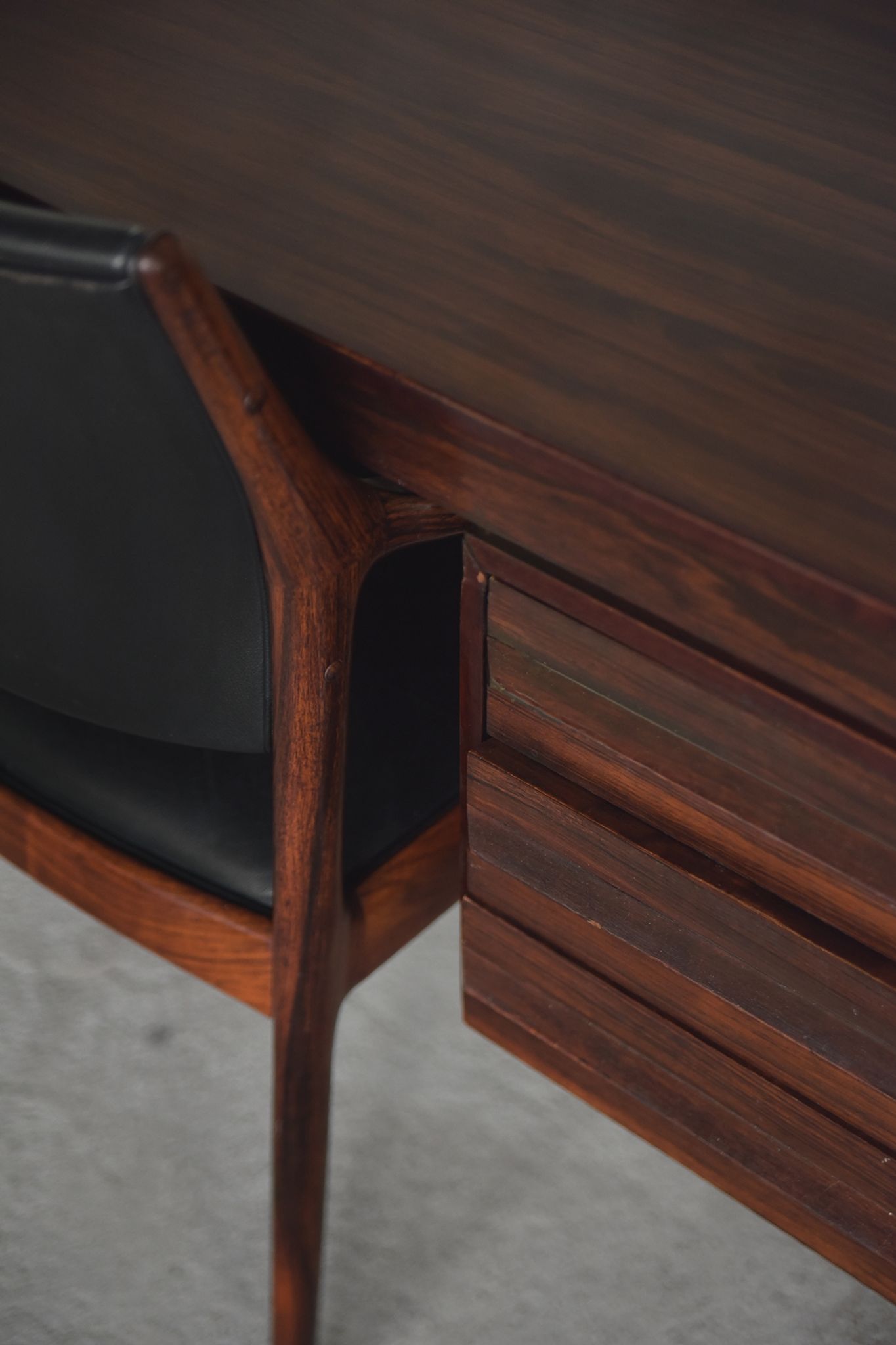Executive rosewood Norwegian desk by Torbjørn Afdal for Haug Snekkeri AS Bruksbo, 1960s