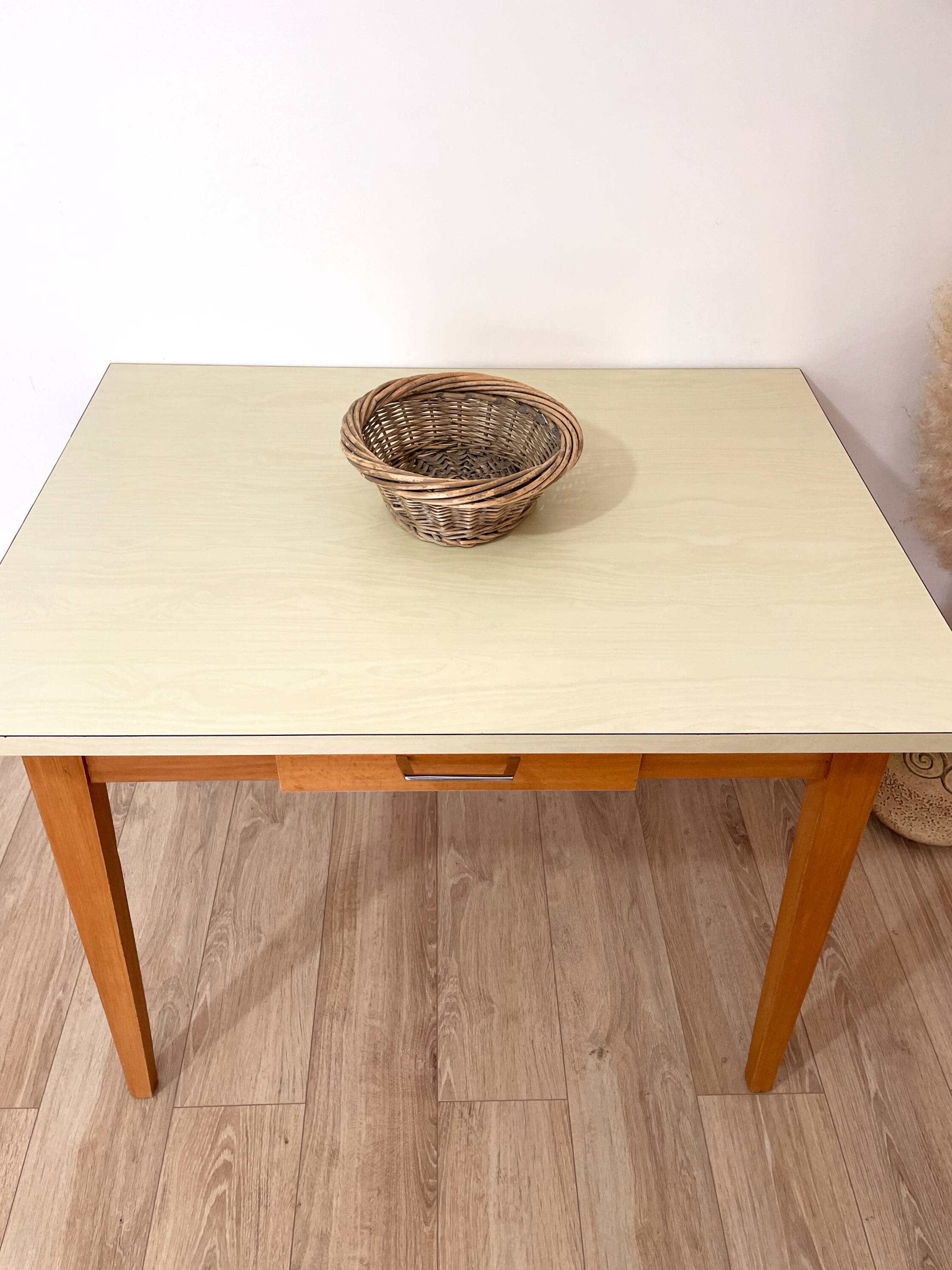 Formica table