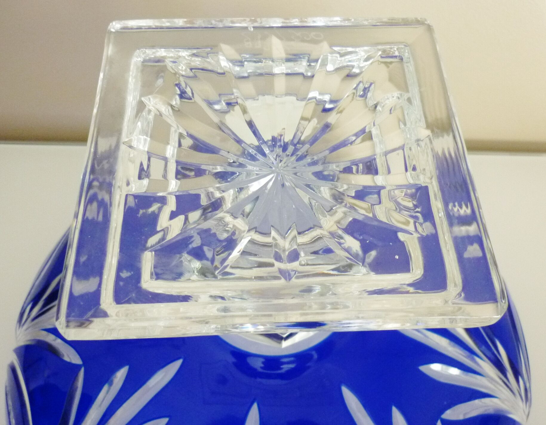 Centerpiece, blue crystal of Lorraine, limited series 233/500, blown and cut