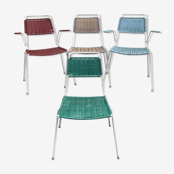 Lot 2 anciens fauteuils et 2 chaises en métal blanc et scoubidou coloré années 70 vintage