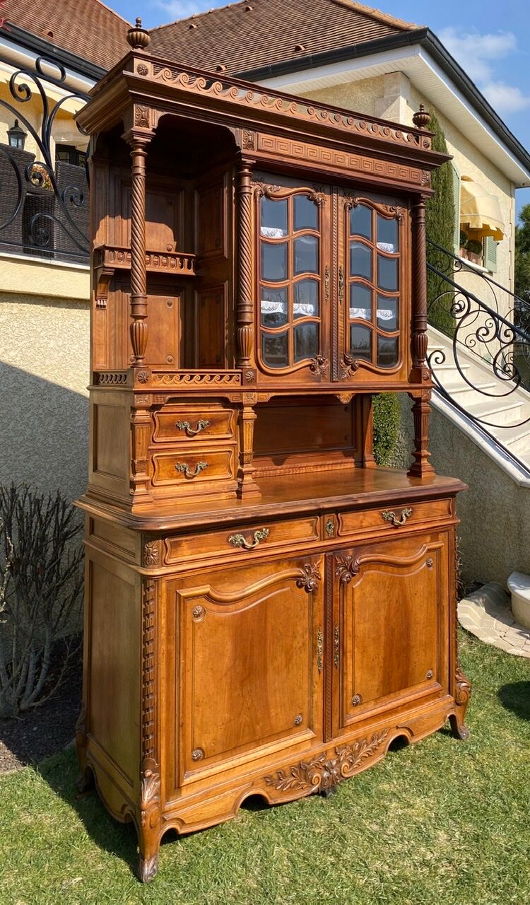 Buffet en noyer style Louis XV /Louis XVI