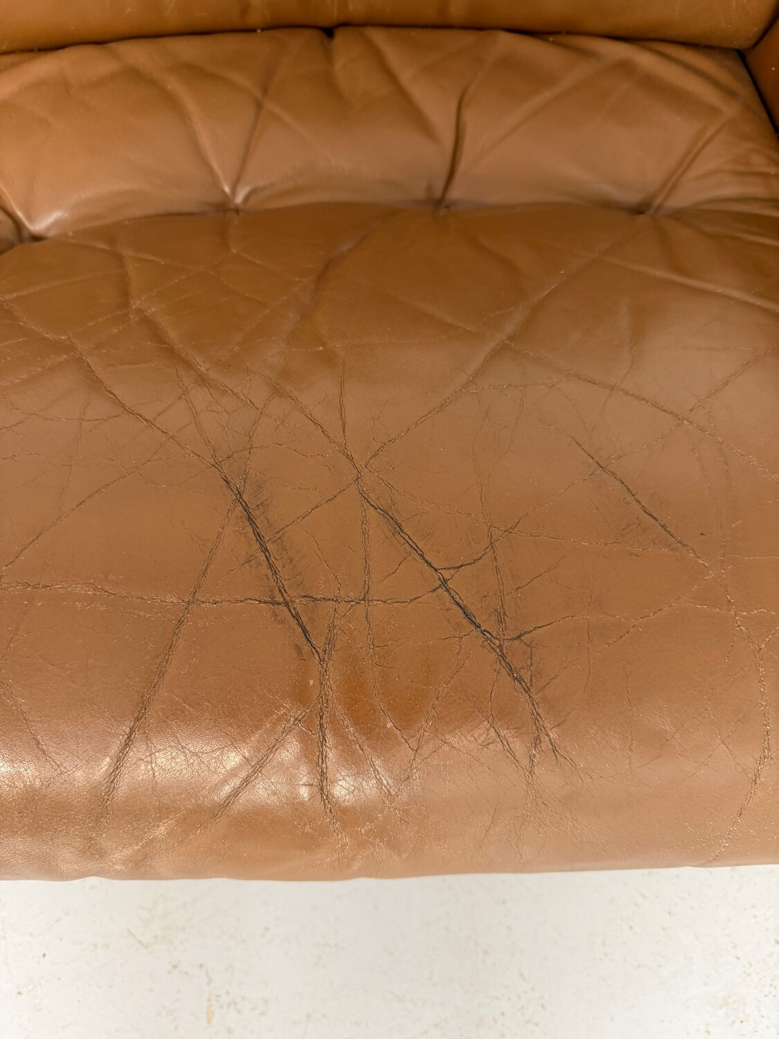Vintage 1970s De Sede DS-40 camel leather 3-seater sofa.