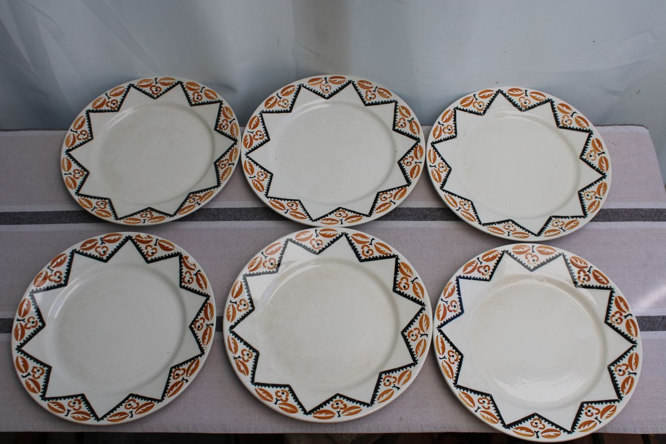 Set of 6 flat plates