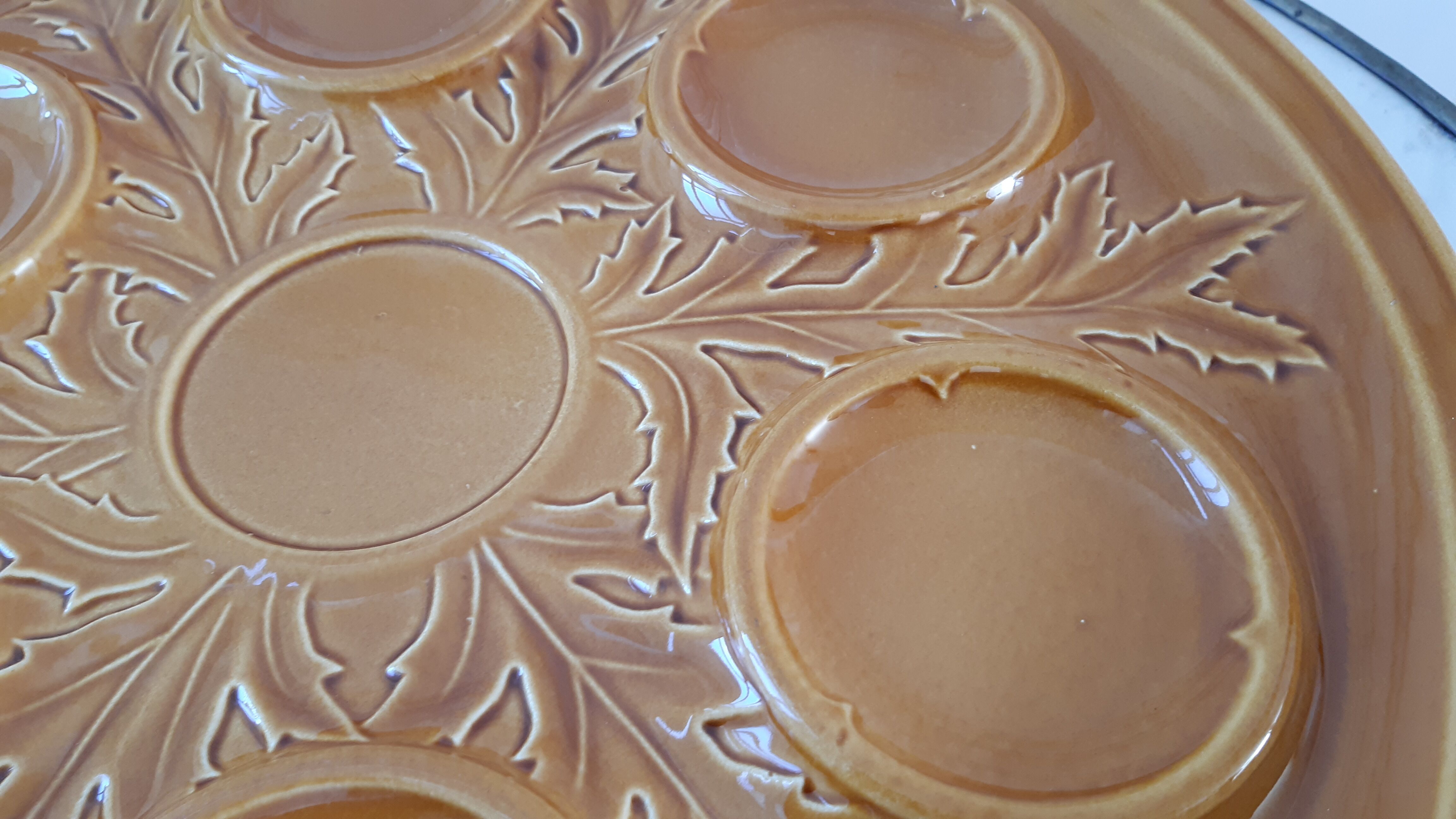 Large dish with artichokes Salins years 50-60