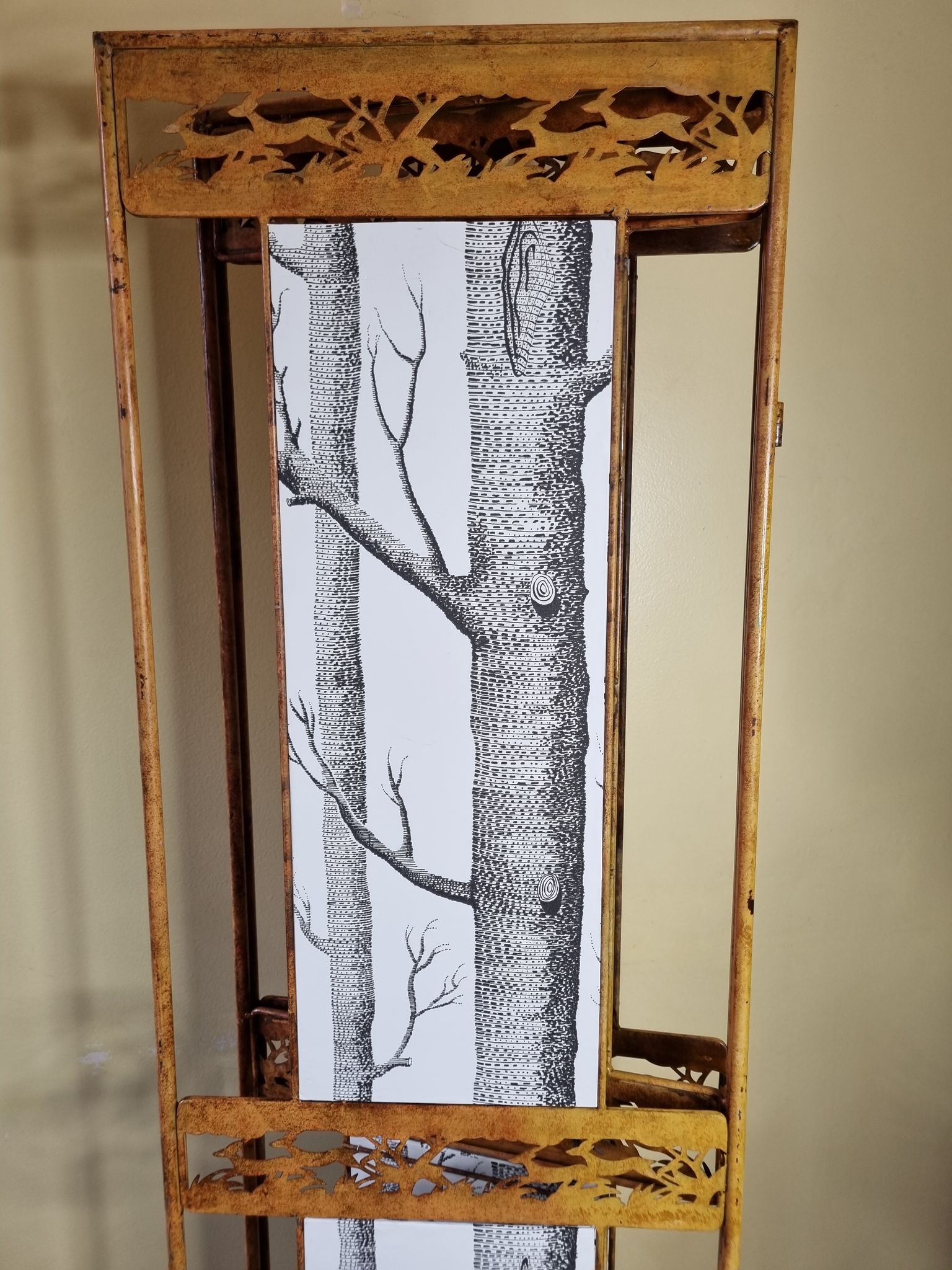 Old restyled metal screen, 3 shutters, 170 cm