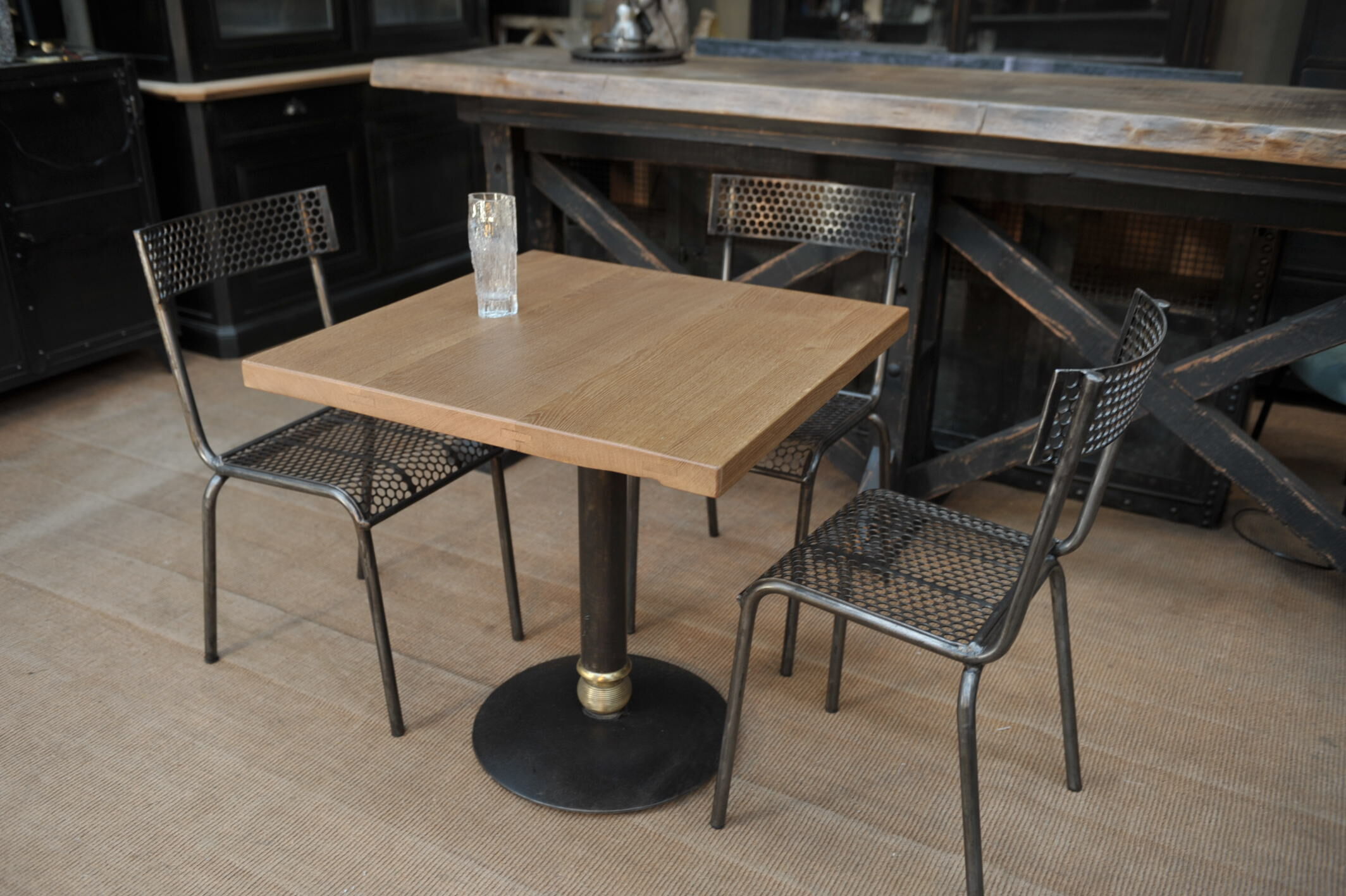 Tables de bistrot vintage 1970 métal et laiton et chêne Selency