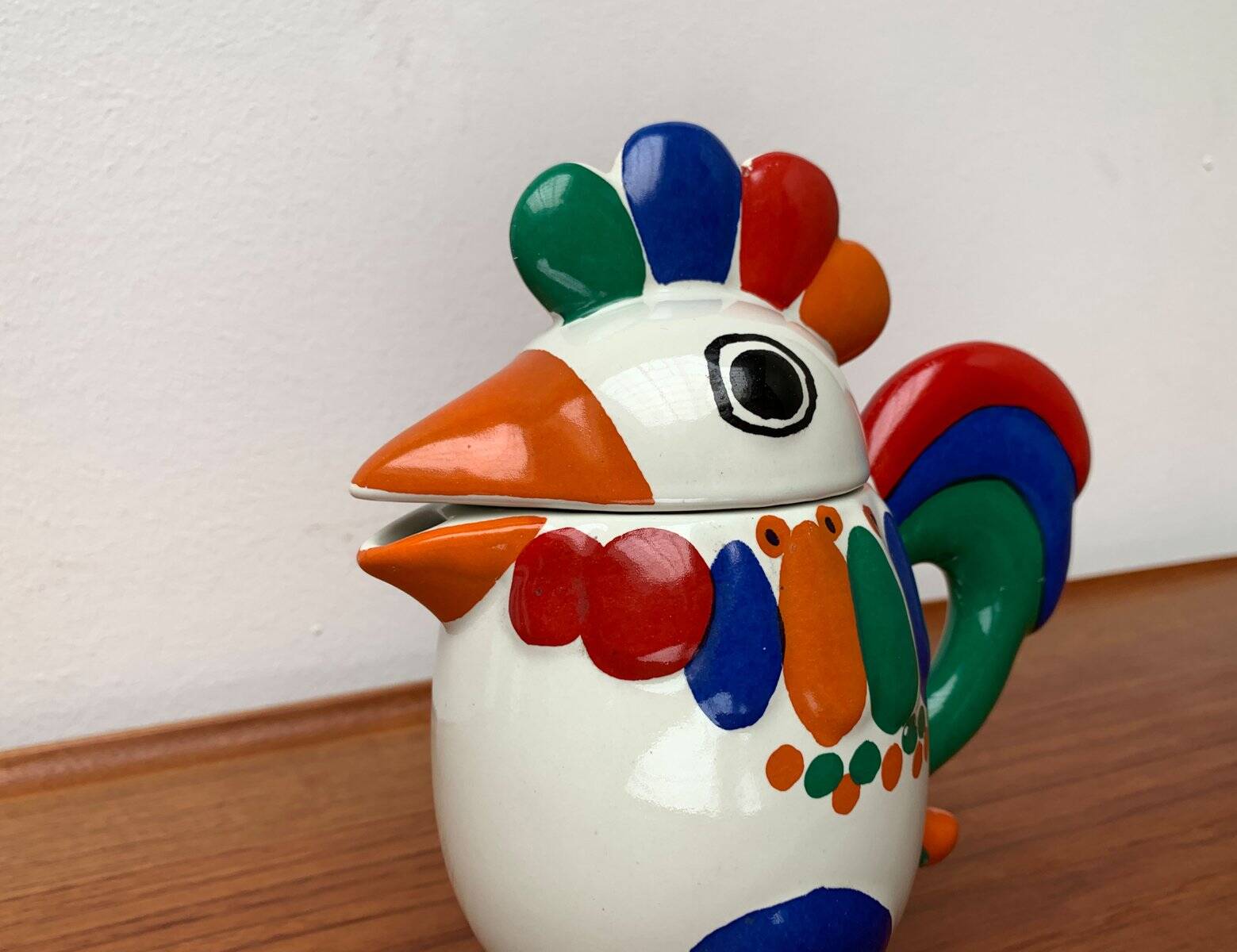 Vintage ceramic teapot or coffee pot chicken, 1970s.
