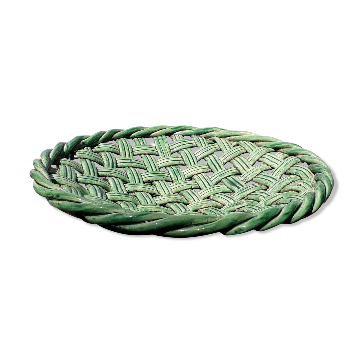 Fruit cut in green braided bubble