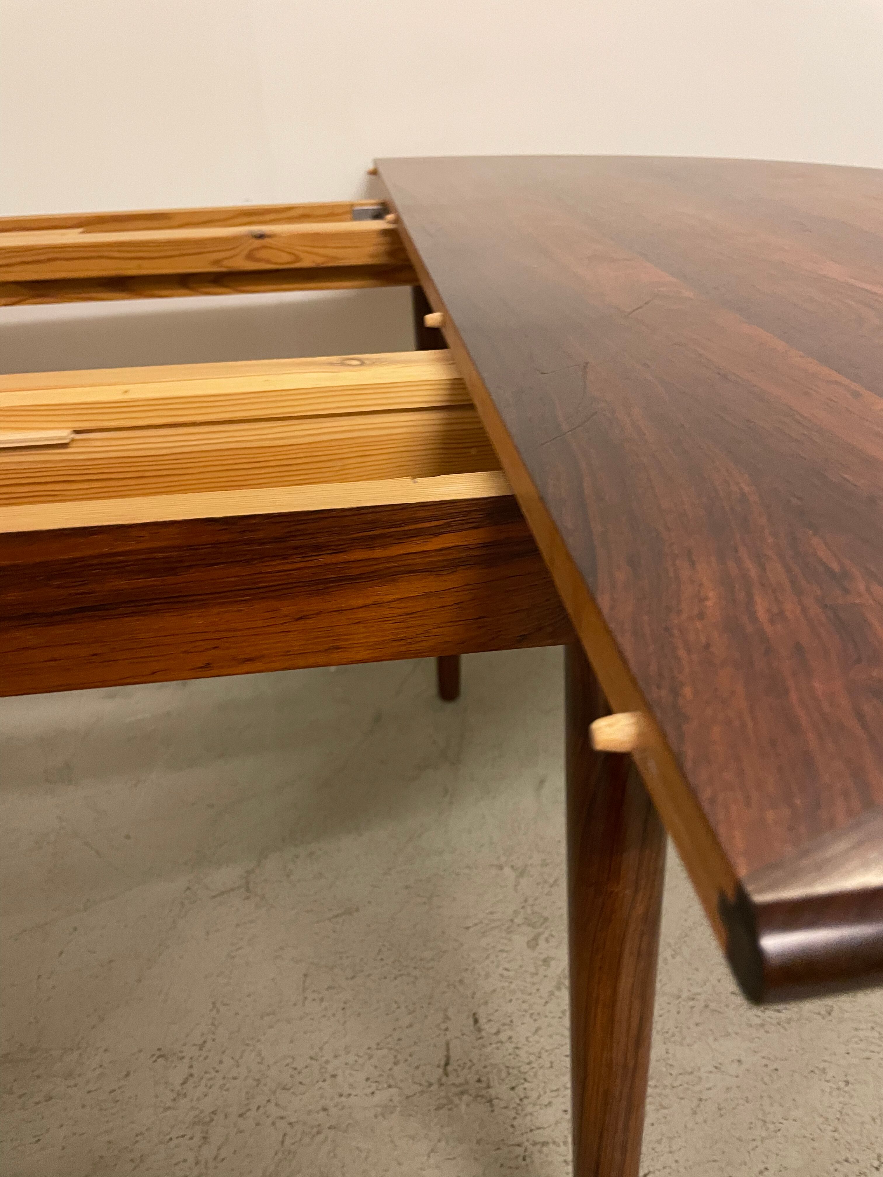 Danish round palisander dining table 1960s