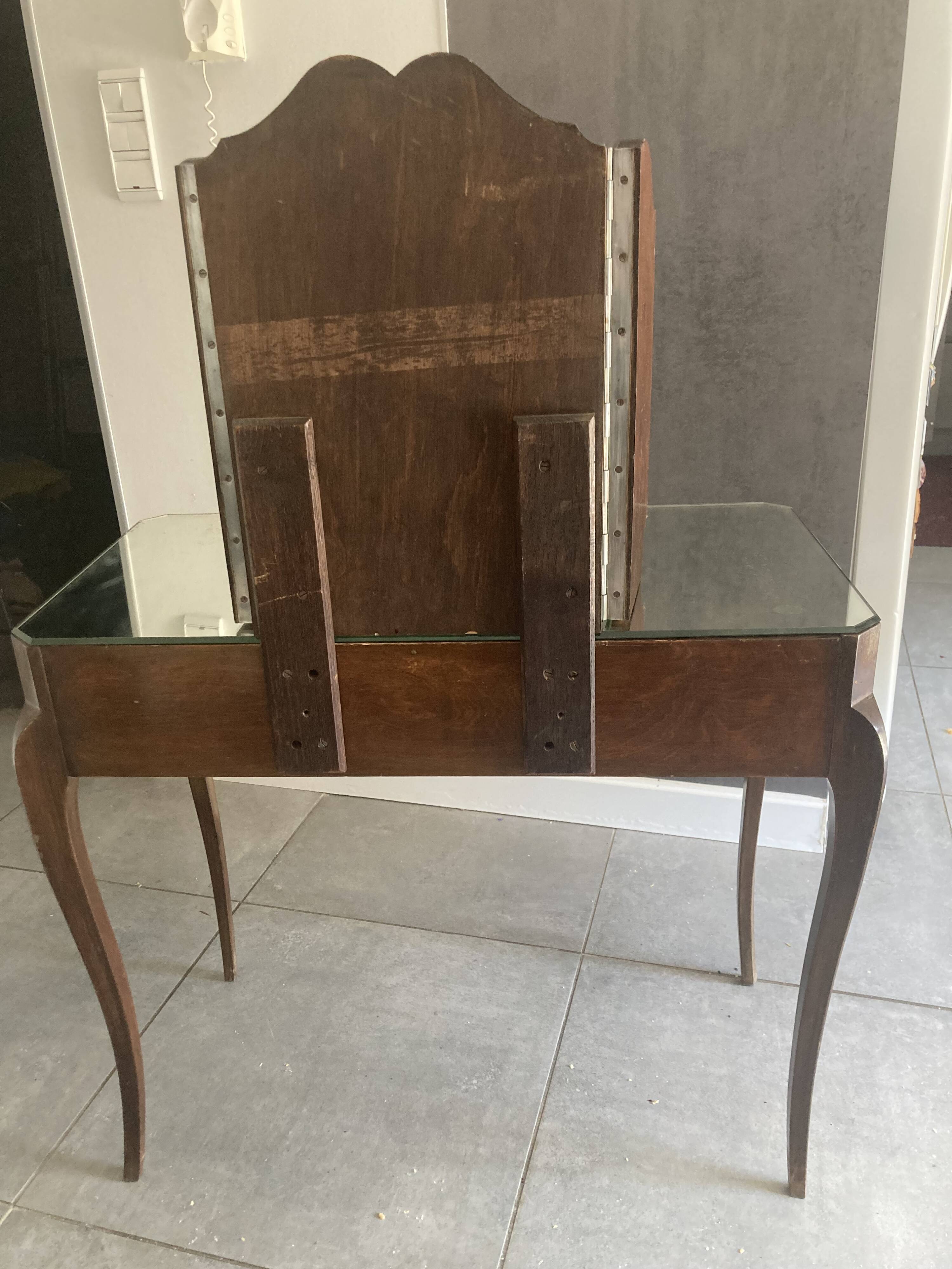 small "Art DECO" dressing table in excellent condition