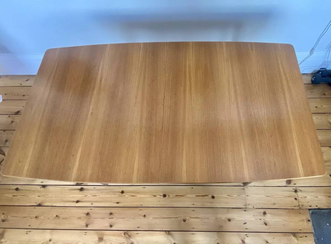 Mid-century McIntosh extending table in stunning teak. Modern / retro / Danish style