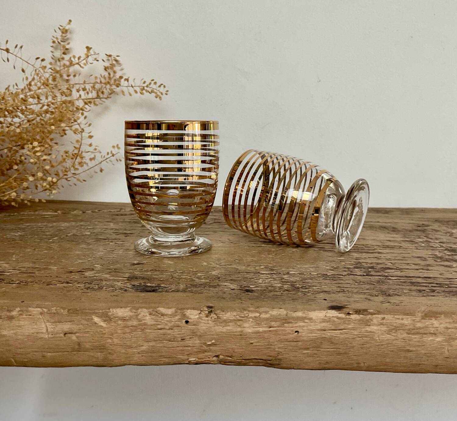 6 verres à liqueur dorés