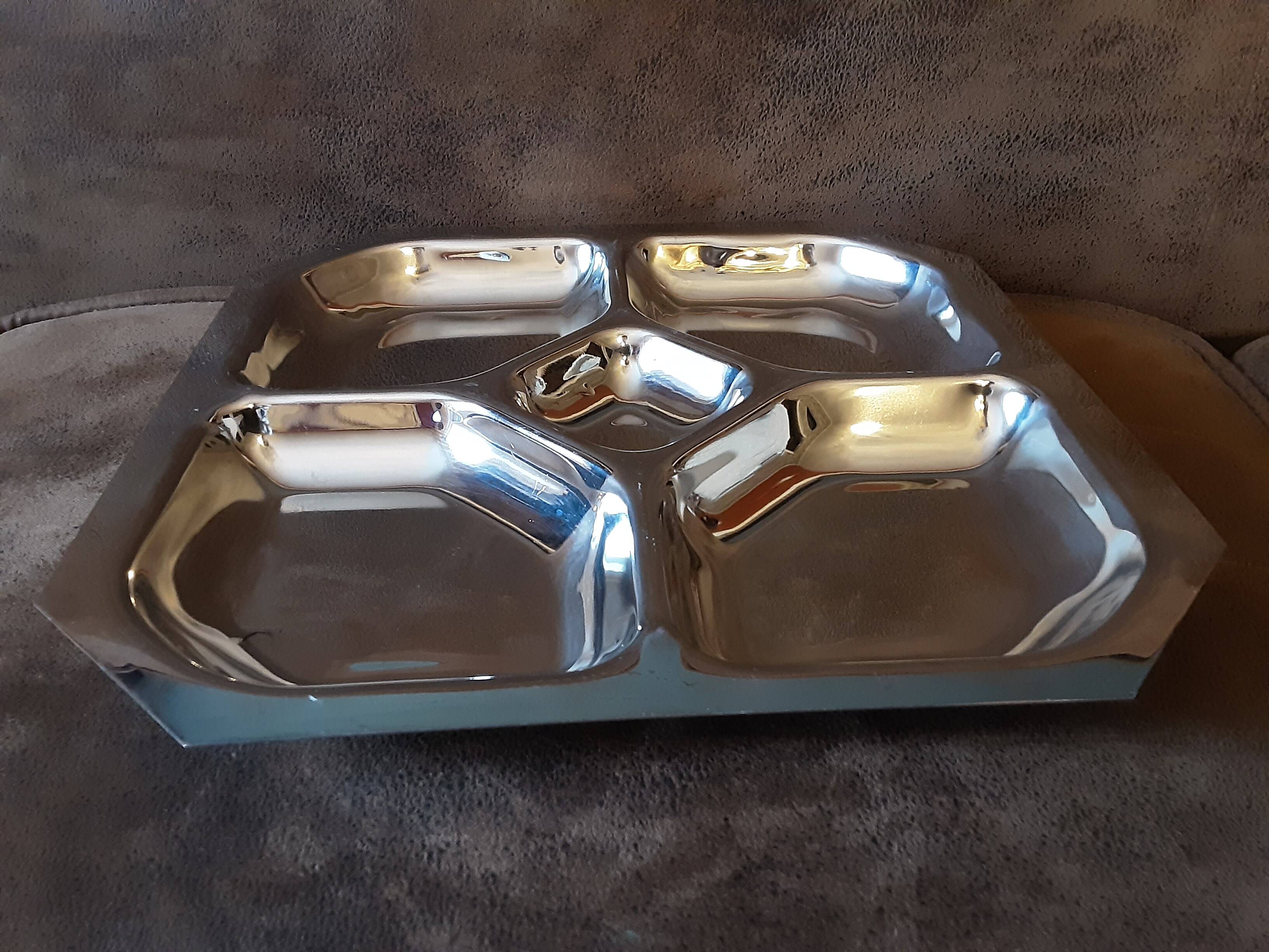 Metal compartment dish