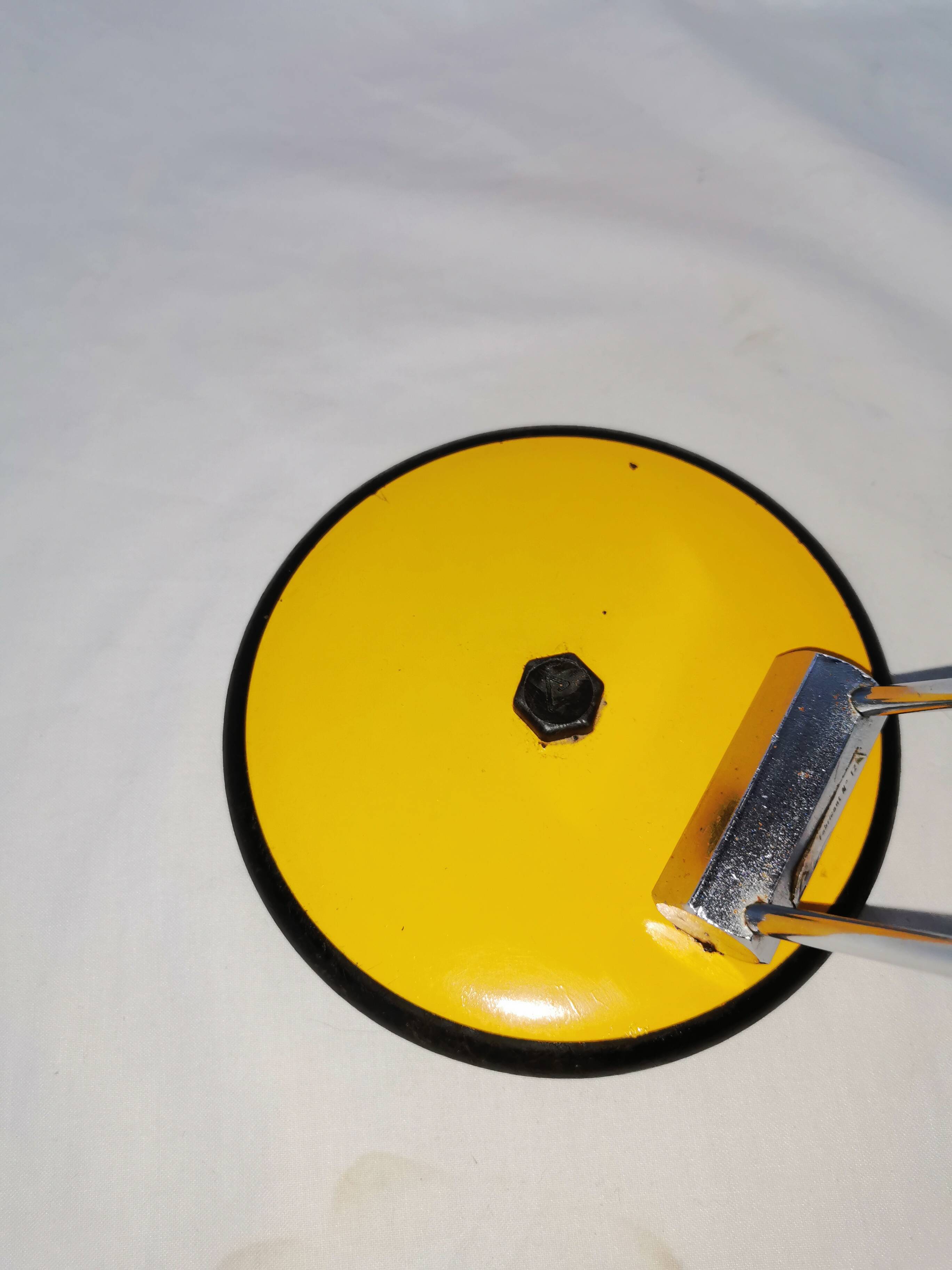 Articulated lamp in lacquered steel, Aluminor, France, 1980.