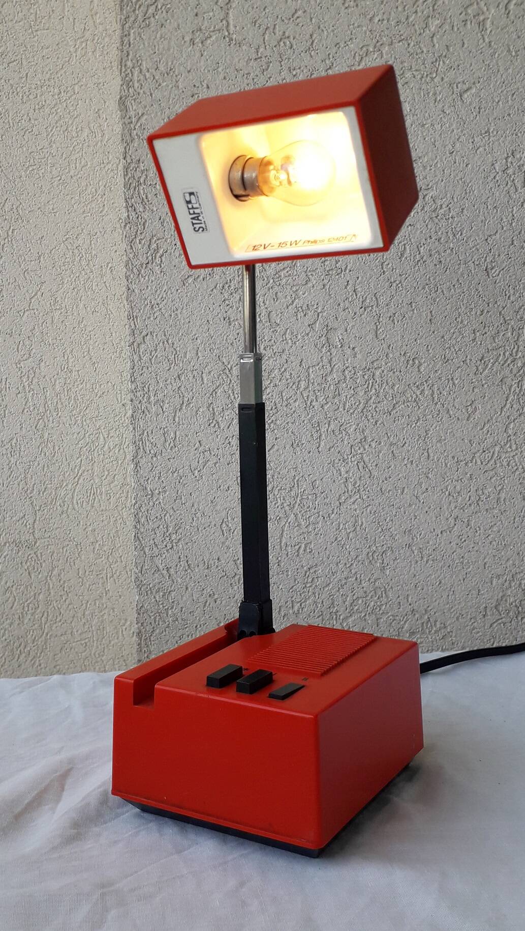 Red telescopic lamp