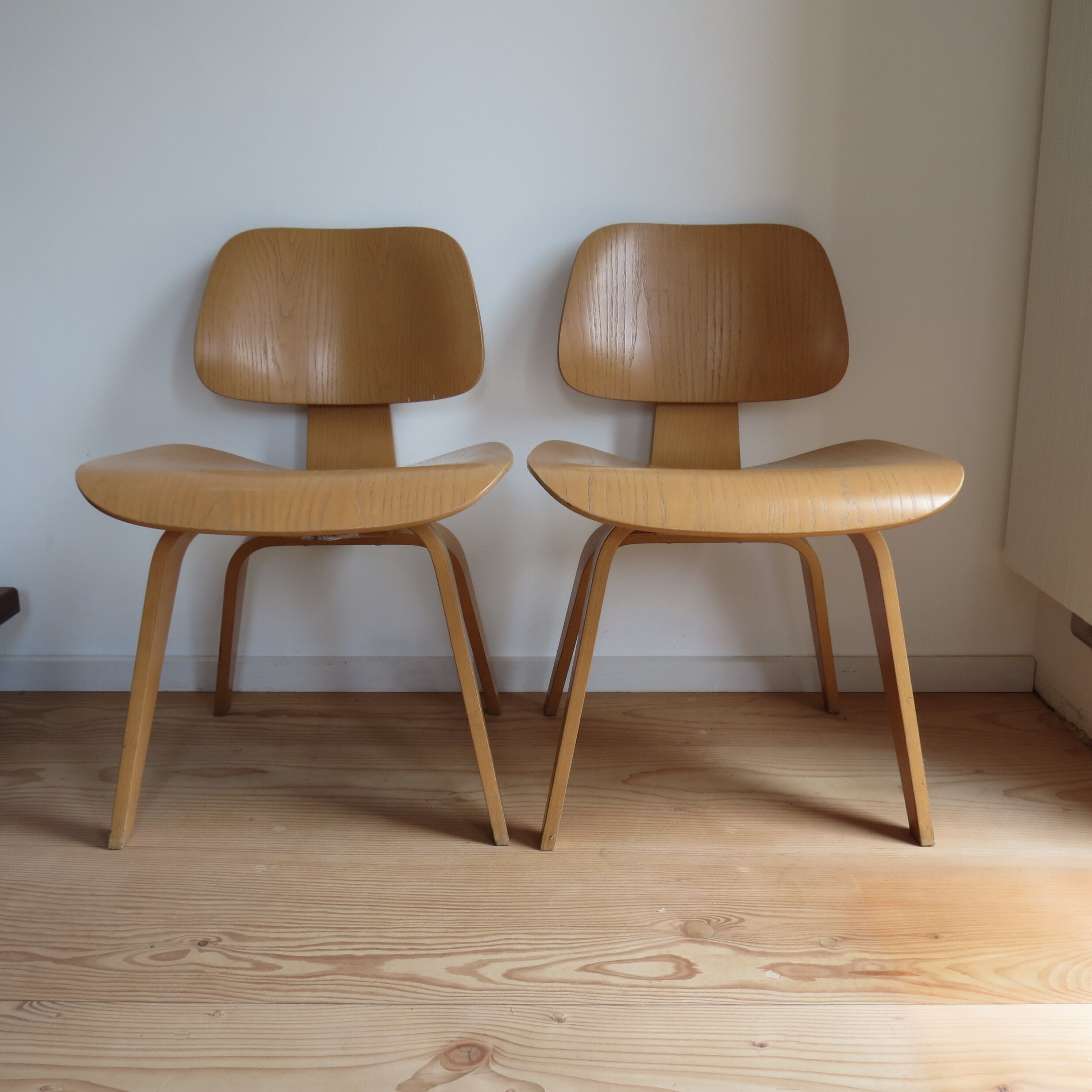 Set Of 4 Dcw Dining Chairs By Charles Eames For Vitra Plywood 1999