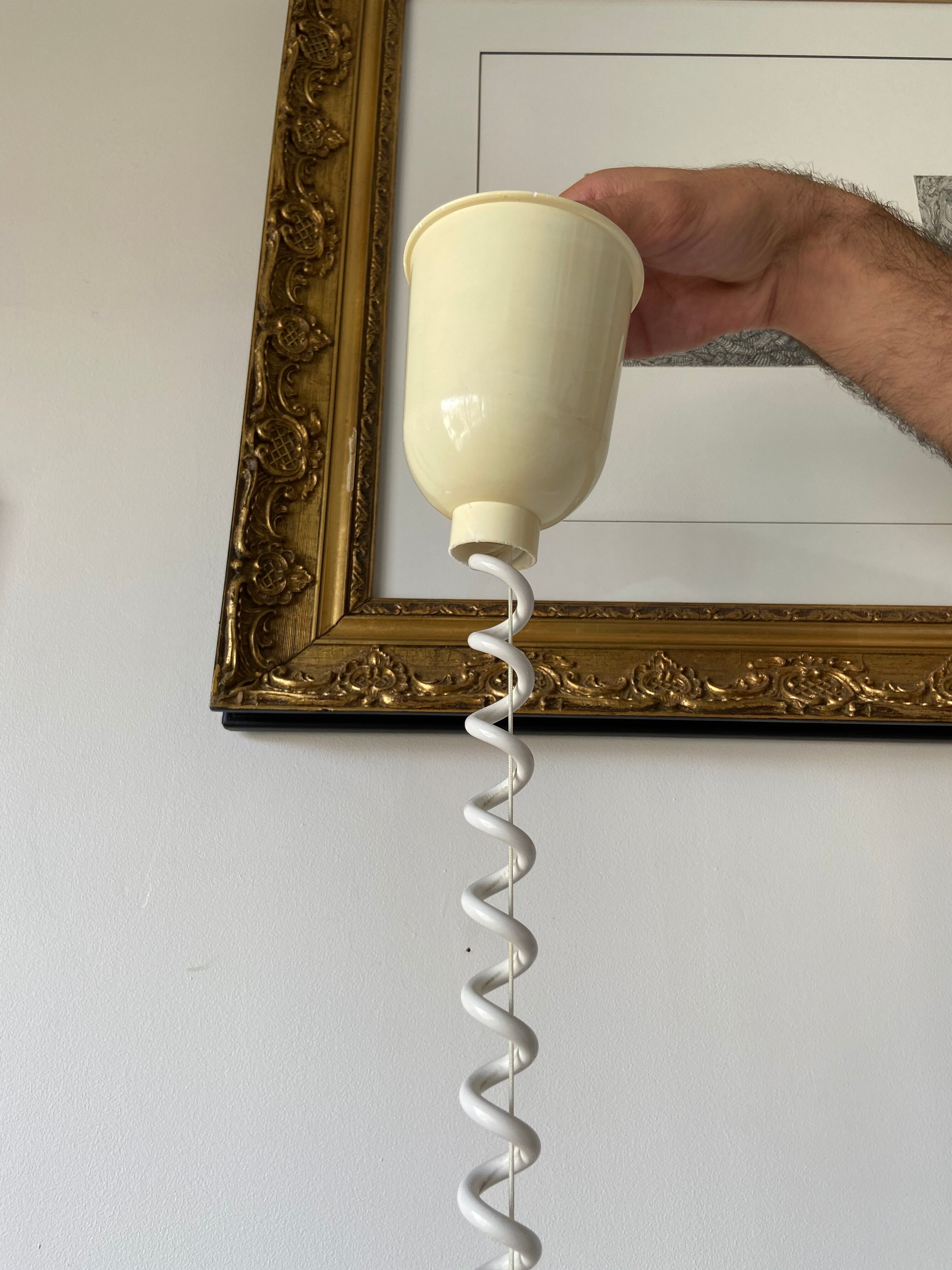 Telescopic wicker hanging lamp