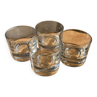 4 verres Dubonnet alcool/vin