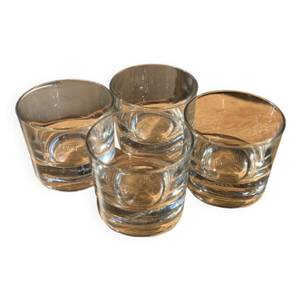 4 glasses Dubonnet alcohol/wine