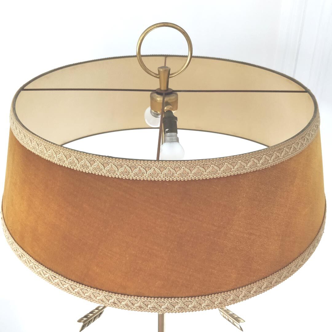 Floor lamp in lion head brass and claws