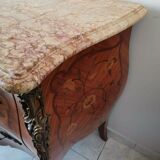 Old chest of drawers style louis 15