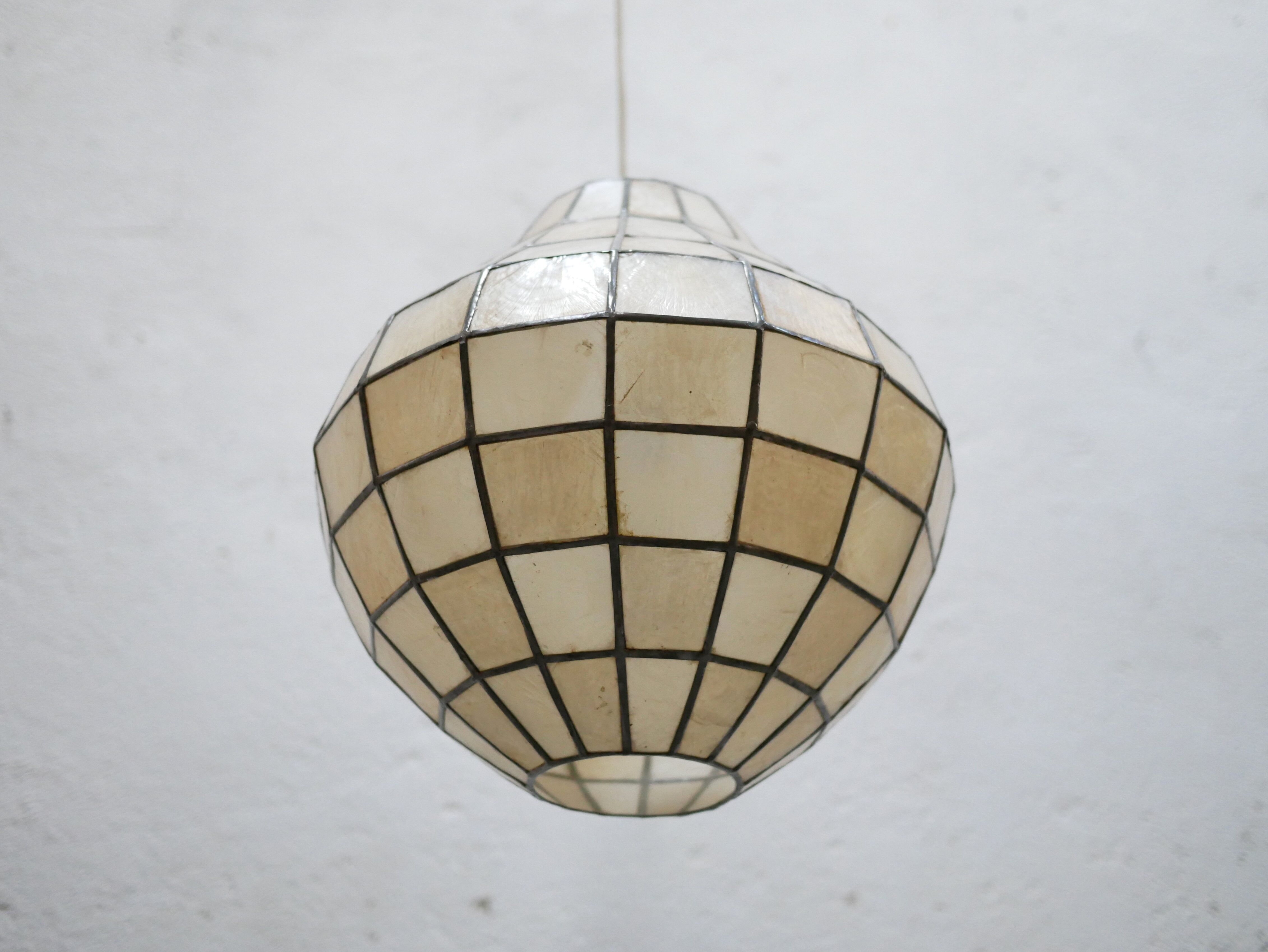Vintage mother-of-pearl pendant lamp