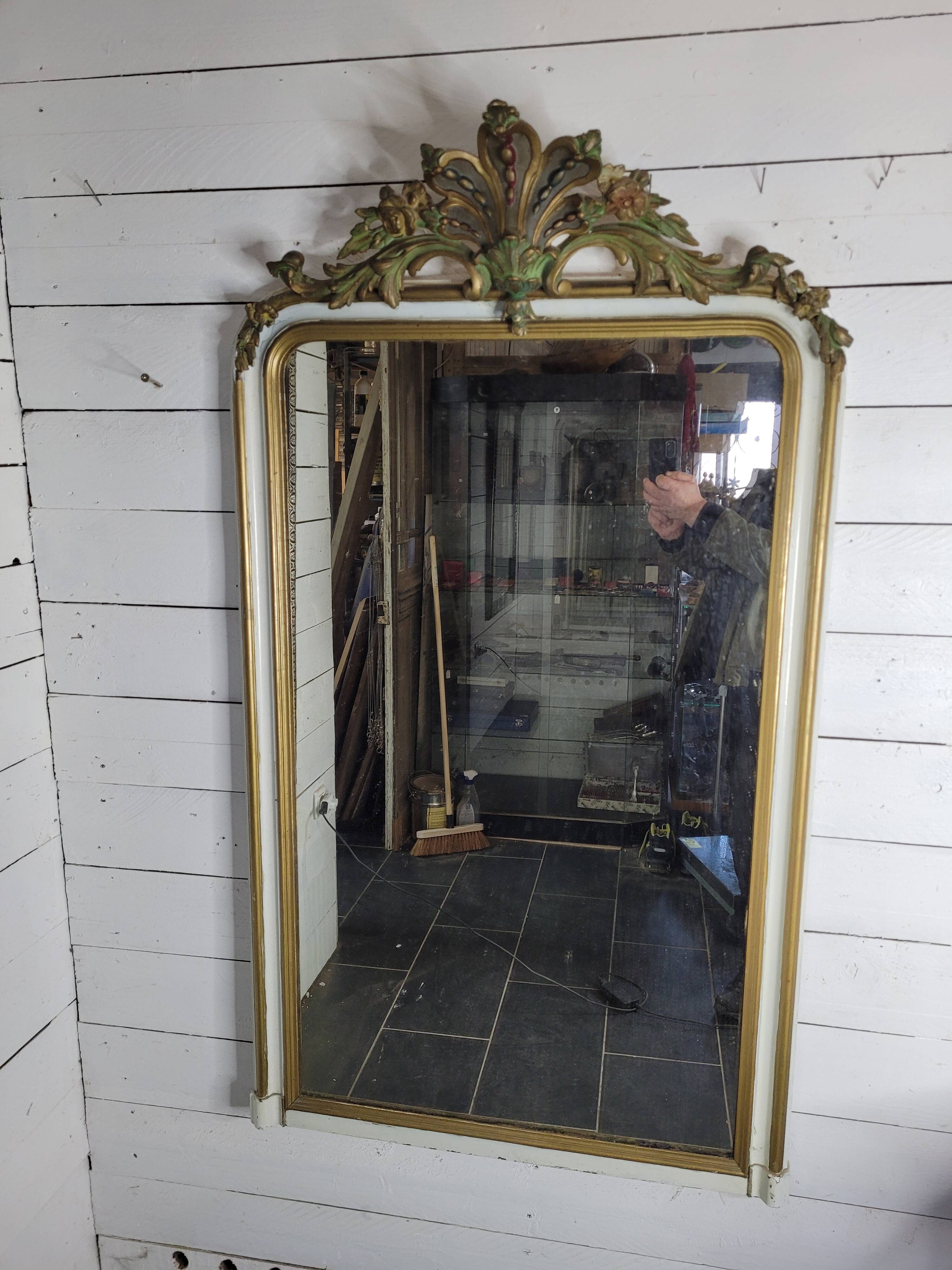 Old Louis XV style mirror with gold and white patina, 145×82cms