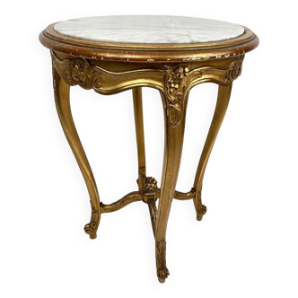 Guéridon en bois doré et plateau de marbre de style Louis XV