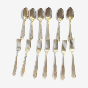 6 silver-plated spoons and 6 forks