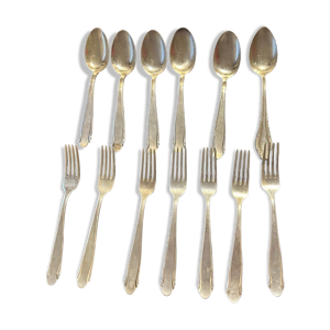 6 cuillères et 6 fourchettes